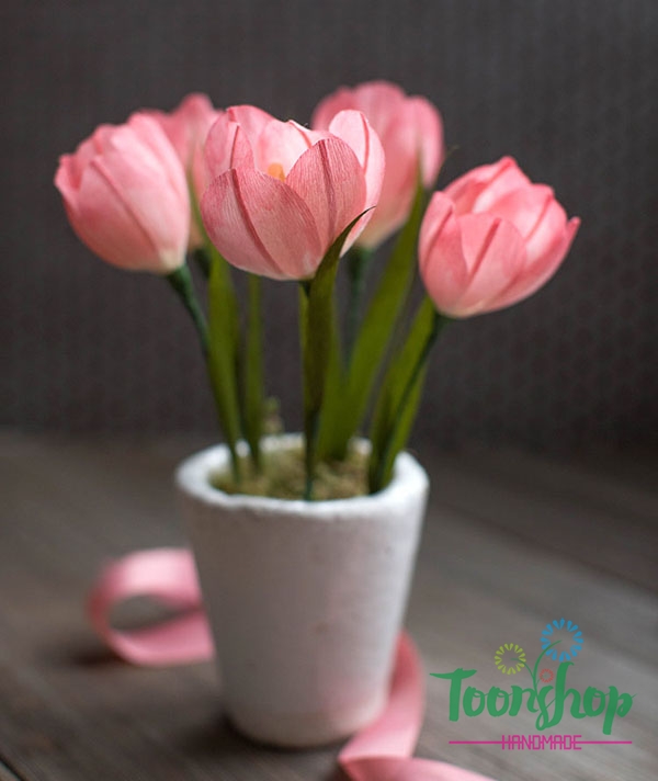 Làm hoa Tulip từ giấy nhún thật dễ dàng